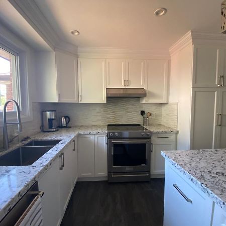 Yonge And Finch Subway !L Spacious & Bright Private Bedroom With Shared Amenties Toronto Eksteriør bilde