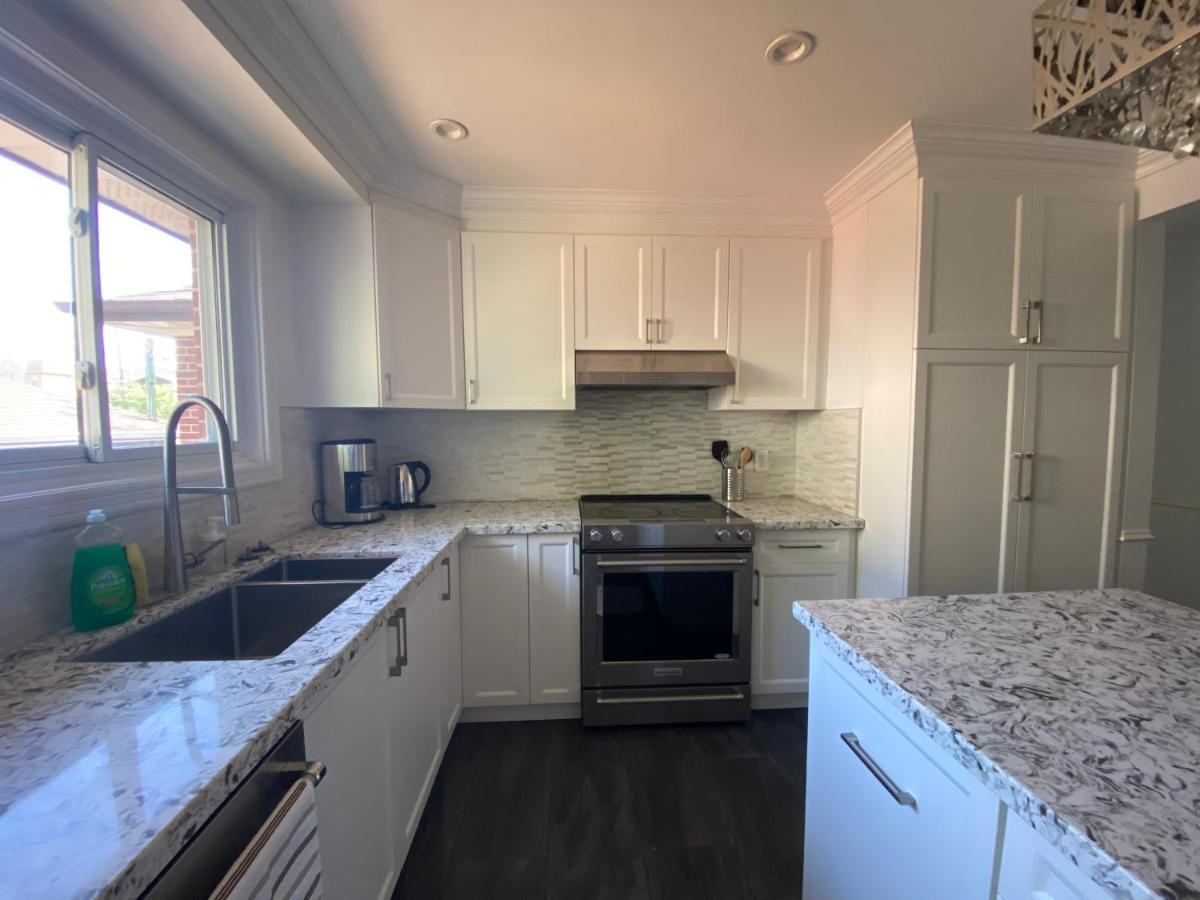 Yonge And Finch Subway !L Spacious & Bright Private Bedroom With Shared Amenties Toronto Eksteriør bilde