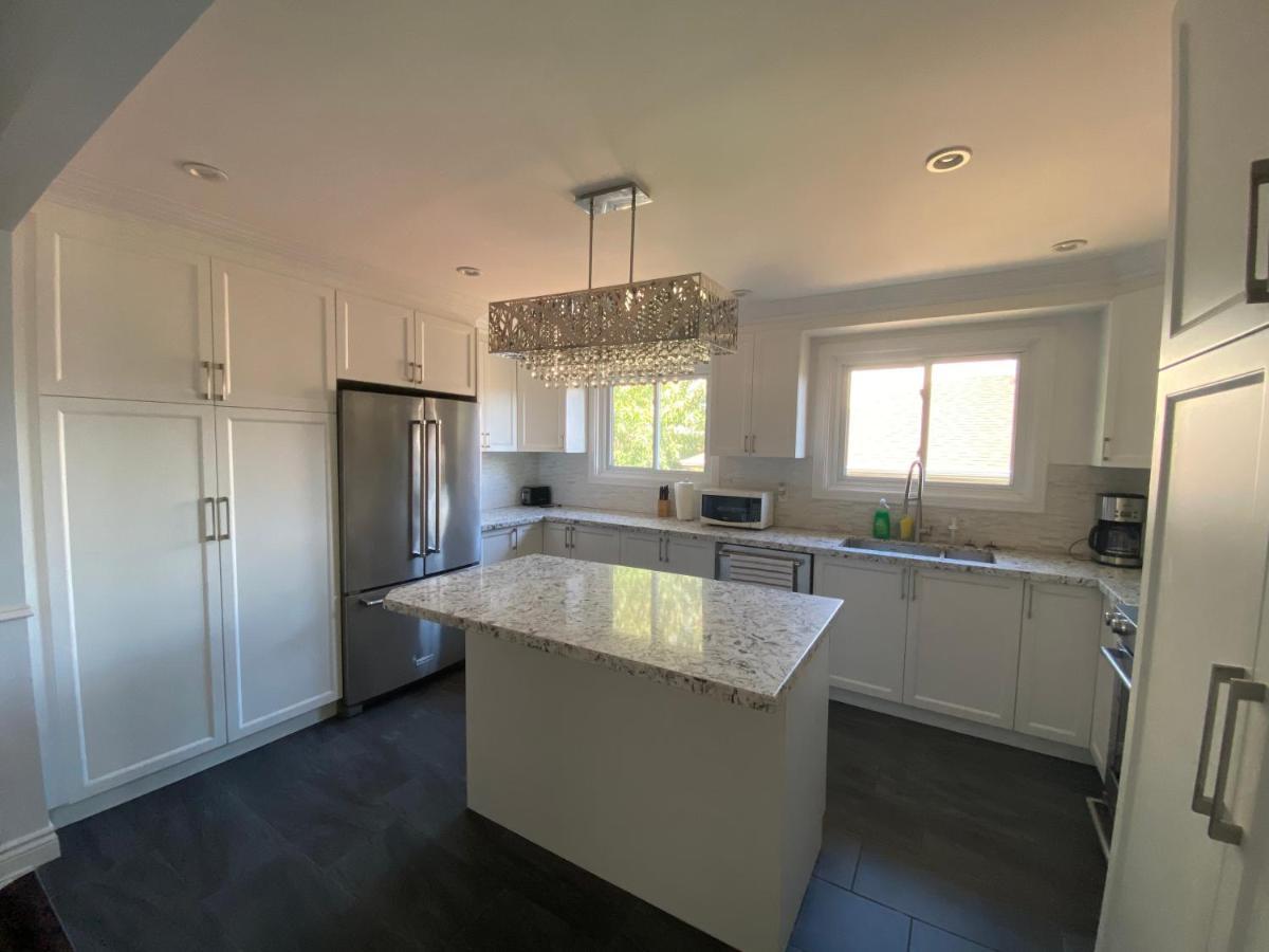 Yonge And Finch Subway !L Spacious & Bright Private Bedroom With Shared Amenties Toronto Eksteriør bilde